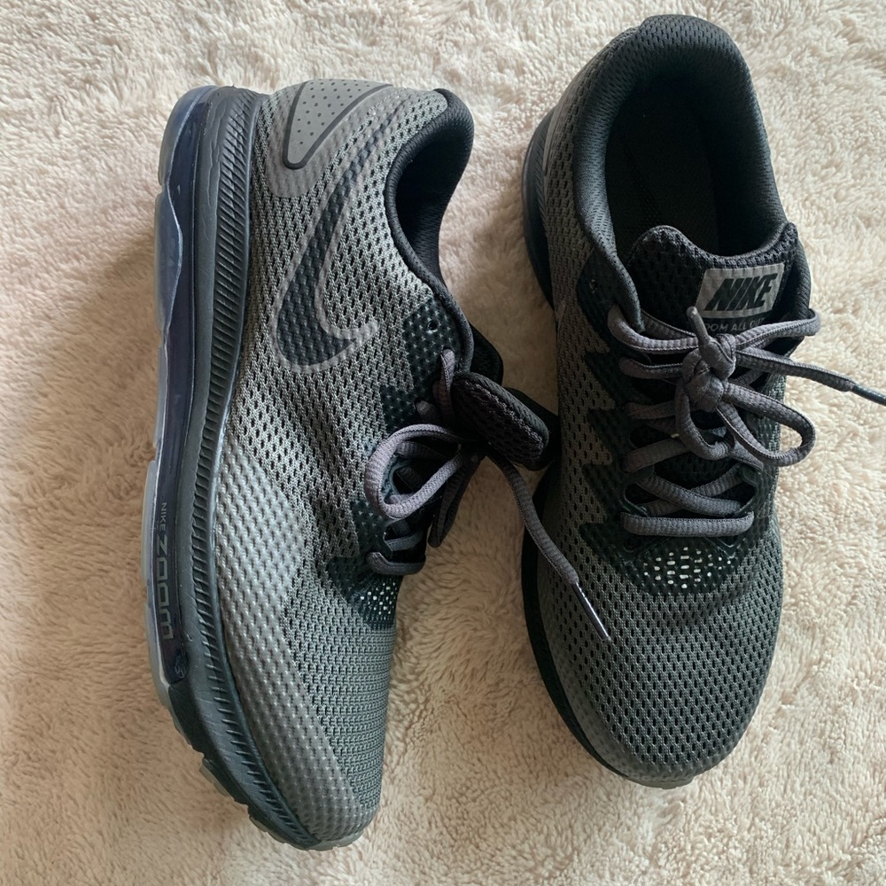 NIKE zoom running shoes women’s size 10, like new!